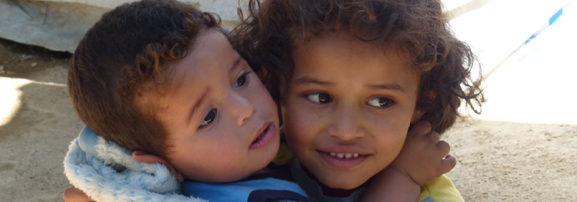 Bambini siriani profughi in Libano nell'accampamento di Zahle Caritas Antoniana presenta il progetto dell'anno 2016 dedicato a dare un futuro ai bambini siriani che scappano dalla fame e dalla guerra.