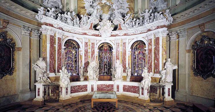 Risultati immagini per Basilica di Sant'Antonio cappella delle reliquie