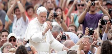 Santa messa di suffragio per il papa emerito Benedetto XVI 
