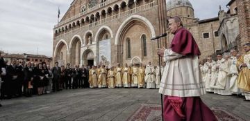 Saluto di mons. Giovanni Tonucci al termine del suo mandato di Delegato Pontificio