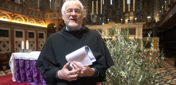 Die Brüder der Antonius-Basilika wünschen Ihnen allen, dass Sie mutig und engagiert Räume des Friedens schaffen können, in Ihrem Leben, Ihren Familien, Ihren Gemeinden und in Ihrem Freundeskreis