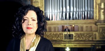 Antonella Ruggiero canta insieme all'organo del Santo venerdì 24 giugno